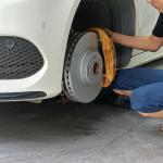 Mercedes Benz C200 Car Brake Calipers Upgrade 6 Pot Claipers And 355MM Discs