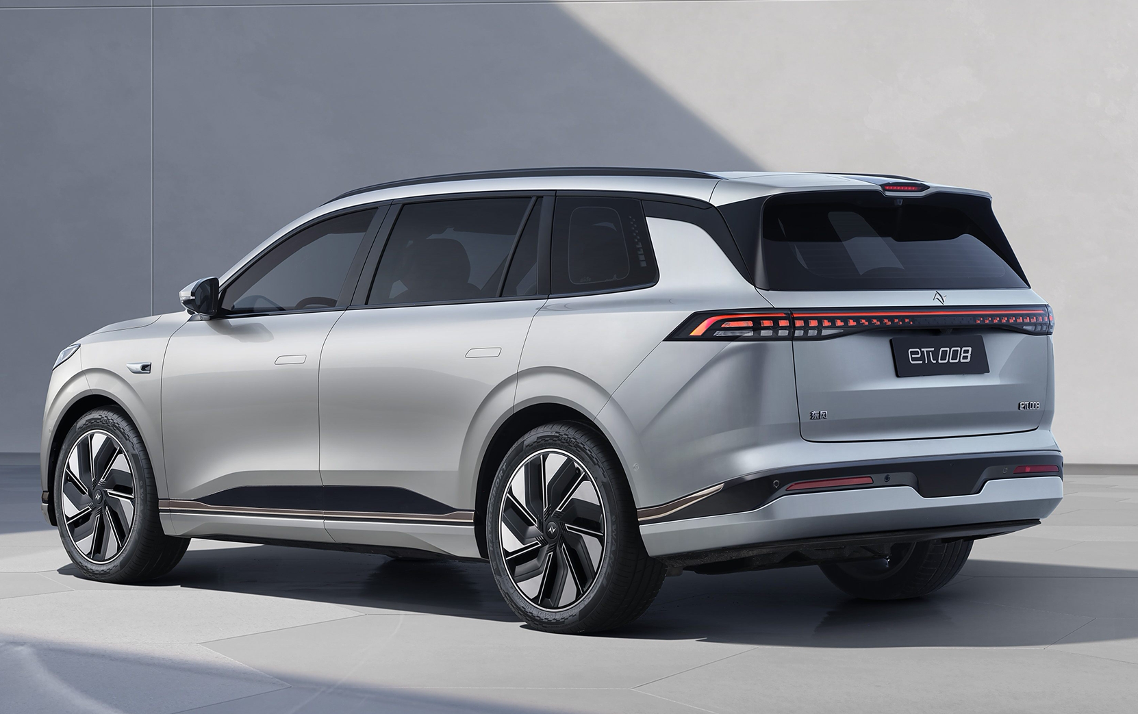 Left Steering Energy Vehicle Customized 5-door 6-seater SUV Dongfeng Yipai 008 Electric Vehicle 636MAX Pure Electric SUV