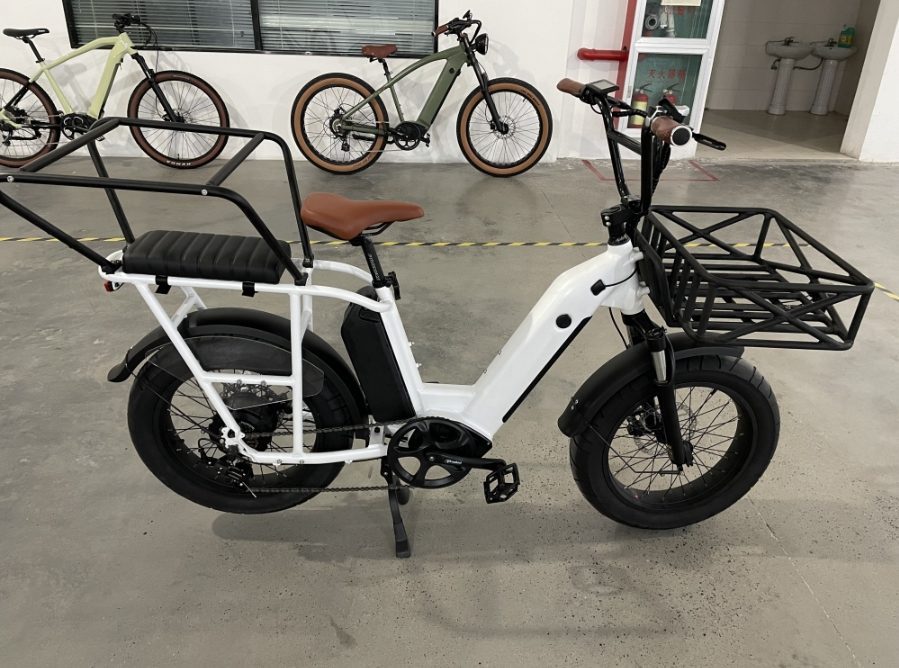Aluminum Alloy Electric Cargo Bike 48V 750W Ebike With Front Suspension Dual Battery