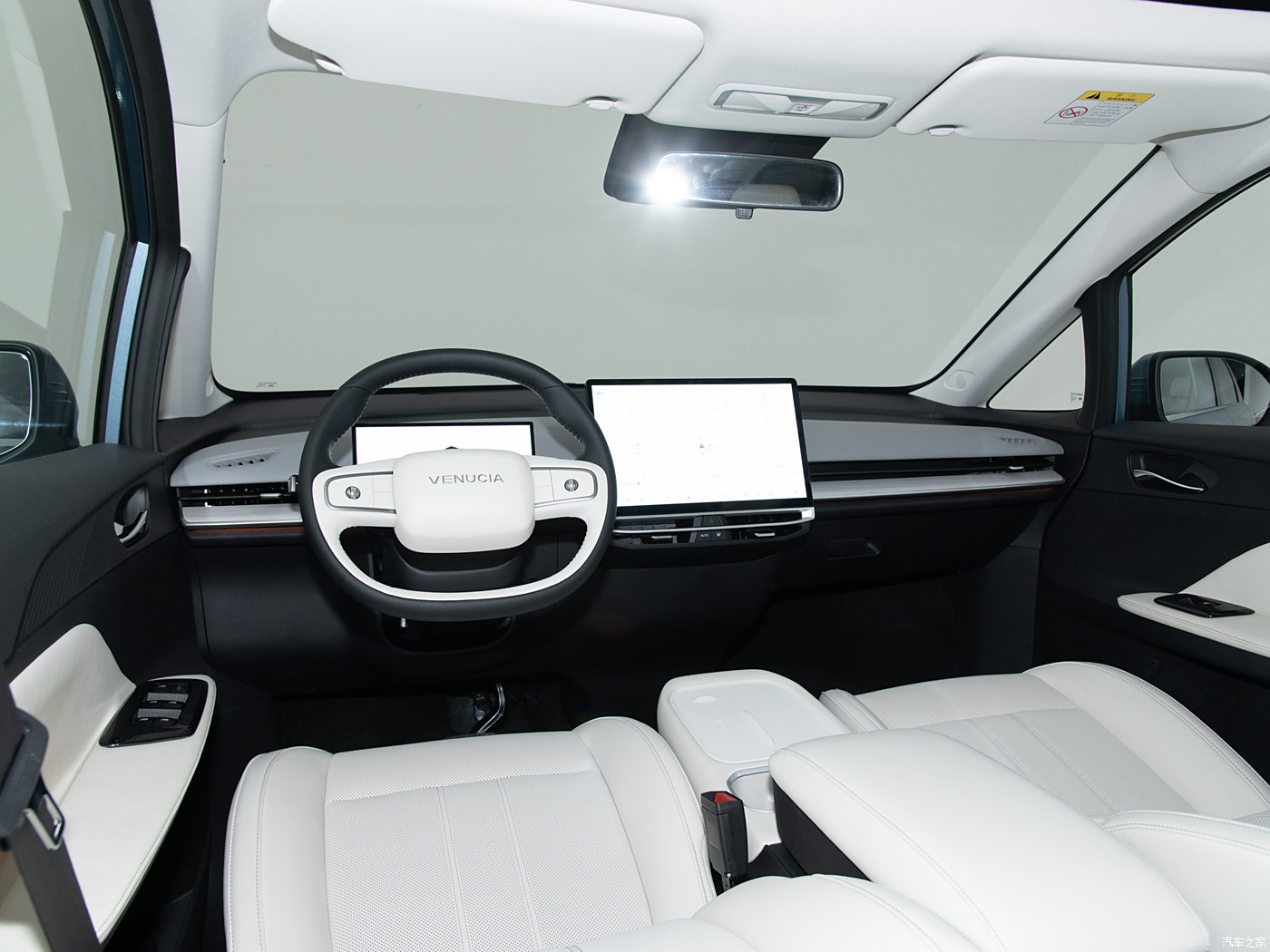 Level Compact SUV 2024 Venucia VX6 Energy Vehicle with 450km Range and 5-Seats Battery type Lithium Iron Phosphate 2025