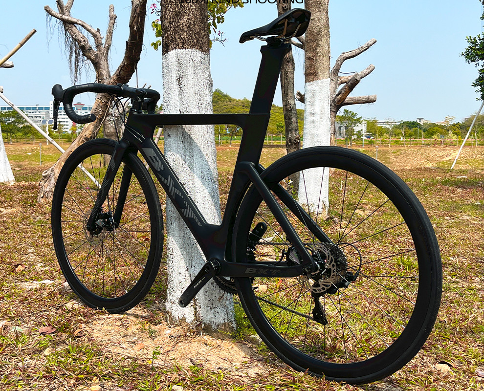 Shimano 11 Speed Road Bike 700C Full Carbon Fiber Disc Brake