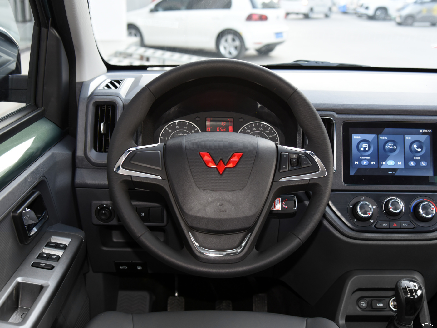 2021 WULING Journey 1.5L Manual Gearbox Gasoline Truck Pickup with 99ps Maximum Torque Camera Electric Leather Q45 R14