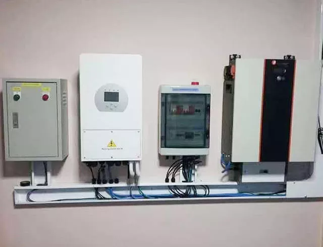 Excellent EU Deye Single Phase Hybrid Solar Inverter8kw with Input Voltage 125V-425V