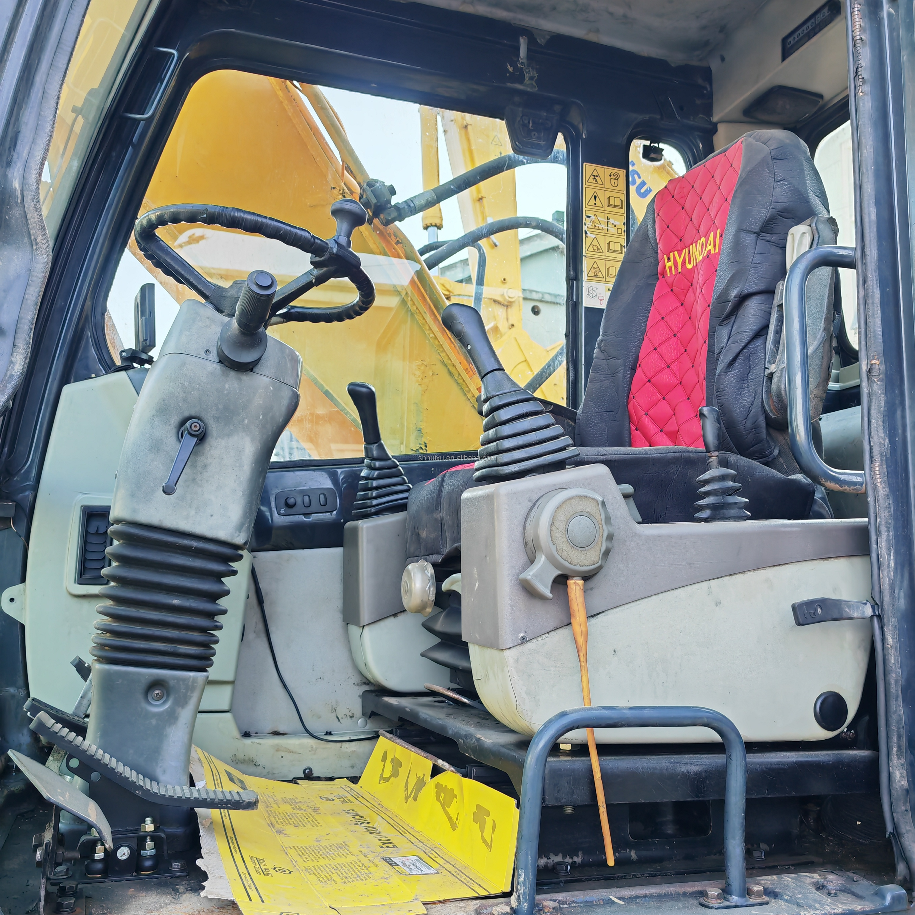 Used Wheel Hyundai 210-7 Excavator High Digging Power Original Engine Hyundai Wheel Excavator