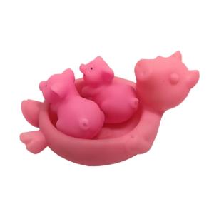 Quality Kids Baby Custom Floating Bath Toys Pink Floating Pig Toy Set PVC Material wholesale