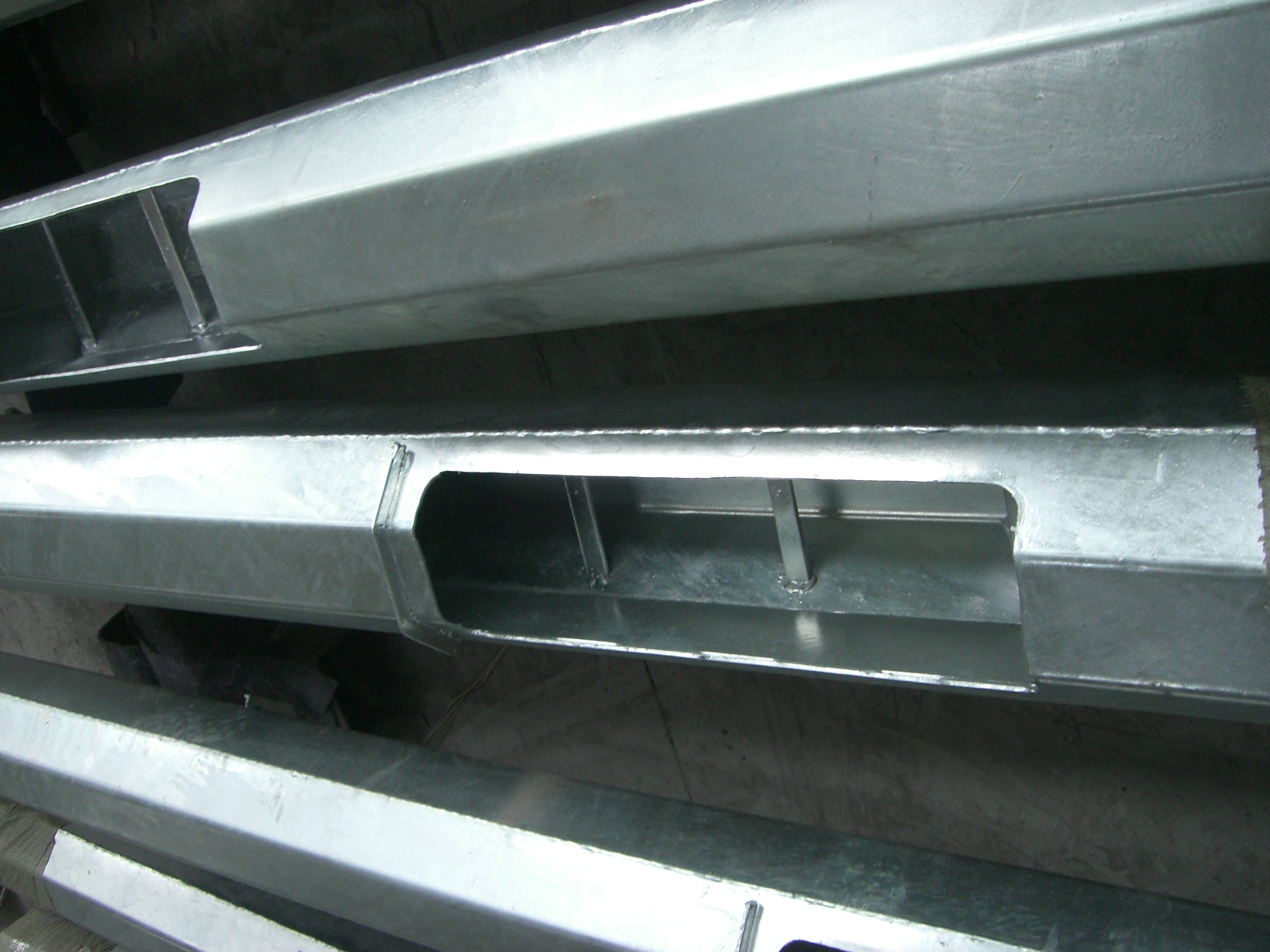 Q345 Steel Tapered Polygonal Road Lamp Pole Hot Dip Galvanization Long Life