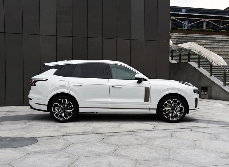2024 Link&Co 09 2.0TD EM-P PRO New Energy Car Medium SUV PHEV 190maximum Speed 190km &WLTC 160km