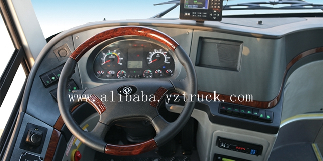 130kw Horsepower Luxury 6m Mini Bus with Air Conditioner and Euro 5 Emission Standard