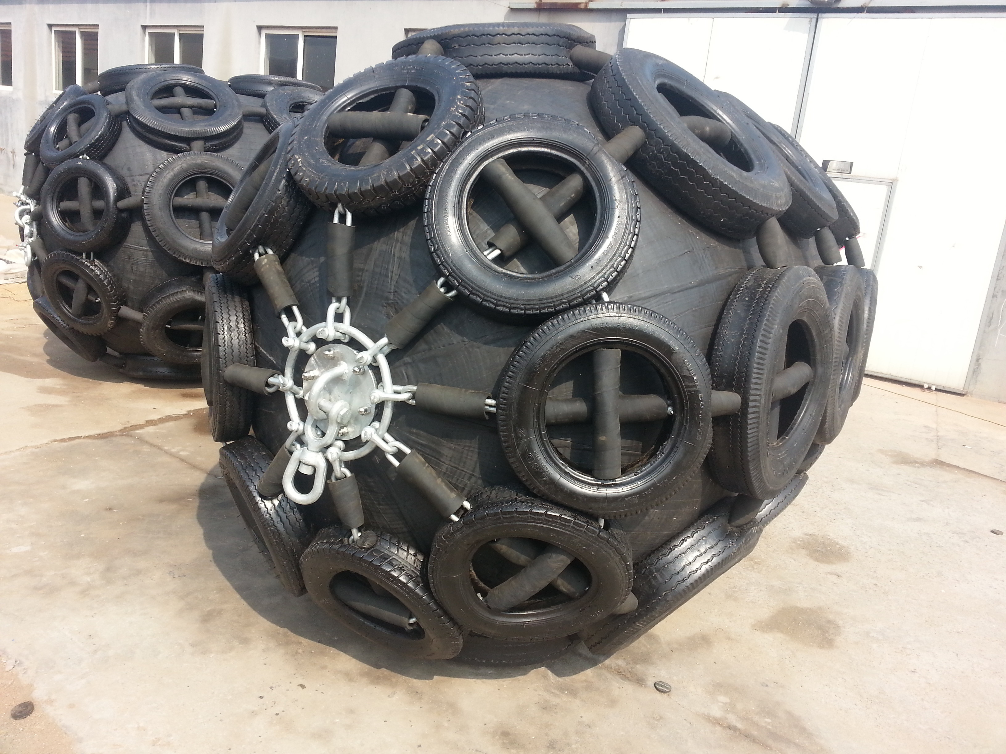 Dia 0.5m-4.5m Pneumatic Rubber Fender D Fender Rubber Marine Foam Filled