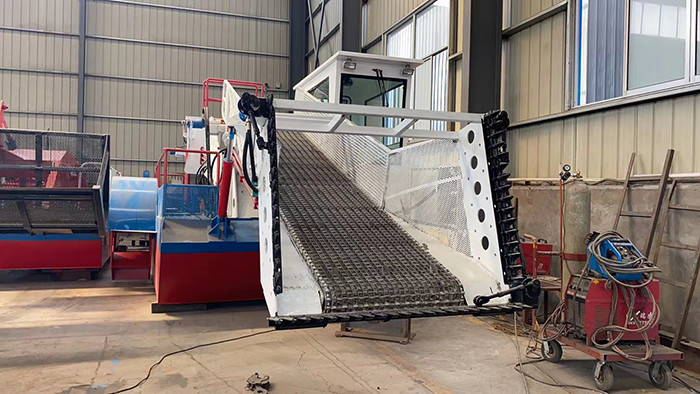 5km/H River Waterweed Weed Harvester Machine 105kw Weed Harvester Boat 10 Cubic