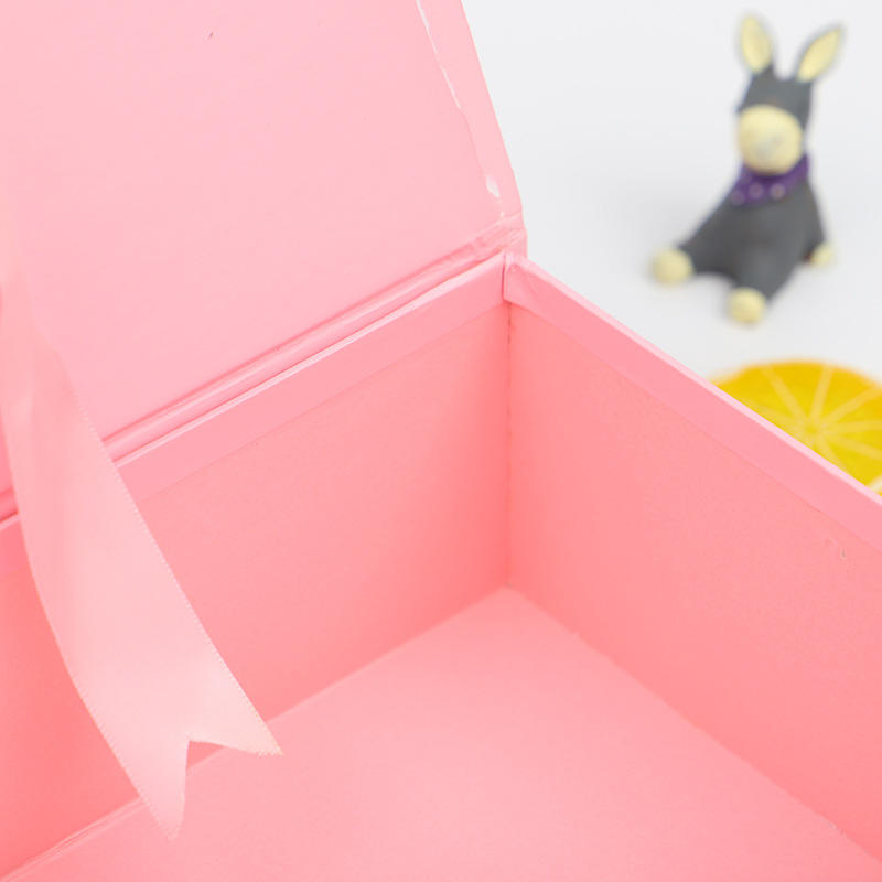 Cardboard Magnetic Gift Packaging Paper Box With Ribbon for Your Specific Request