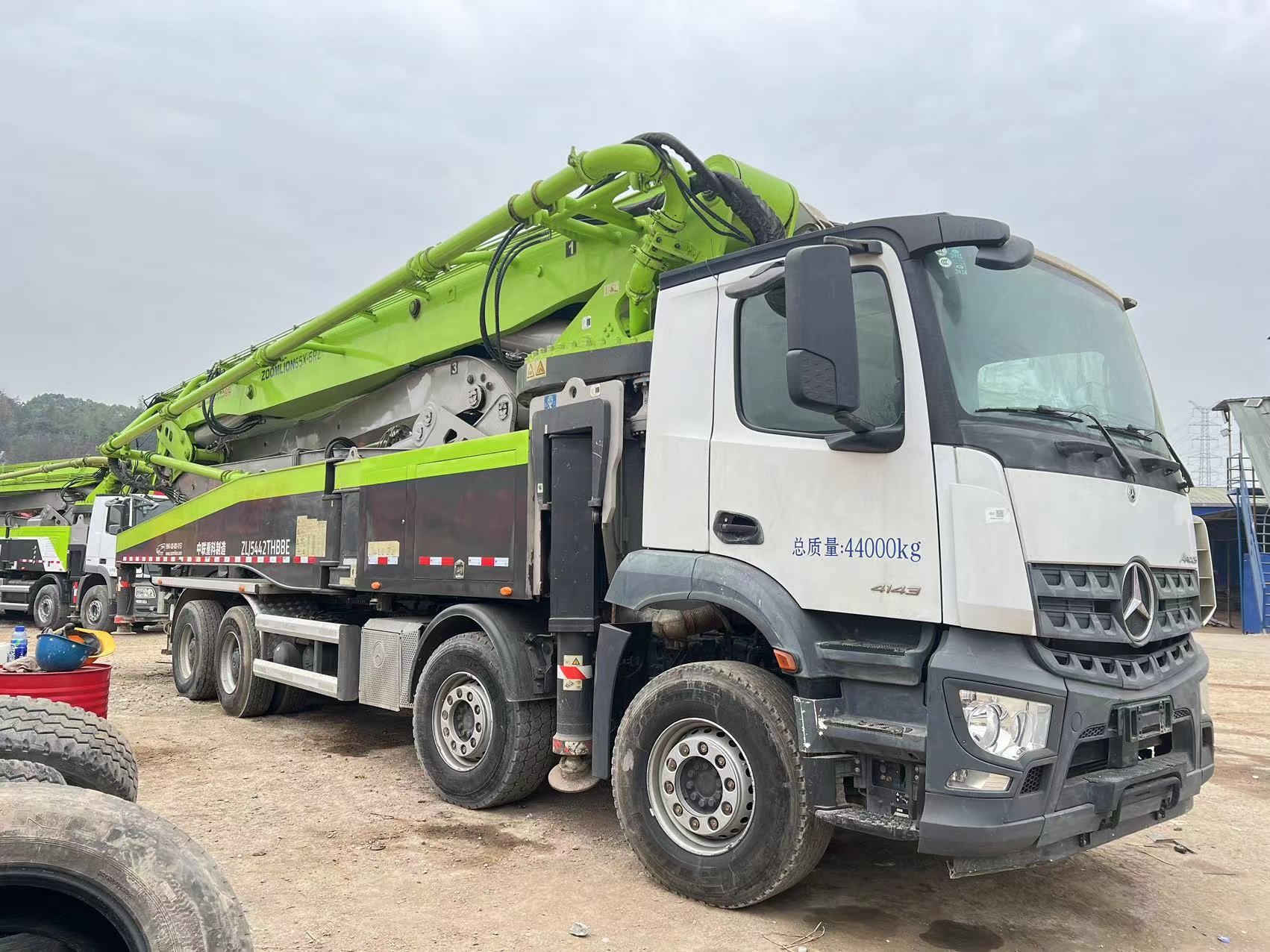 High Performance 2021 Model Used Cement Pump Zoomlion 56 Meter Concrete Pump