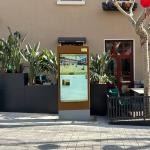 32inch Outdoor Lcd Advertising Display Monitor 3000nits Fan Cooling Equipment