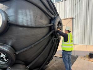 Quality Performance Black Rubber Cylinder Pneumatic Ship Docking Fenders wholesale