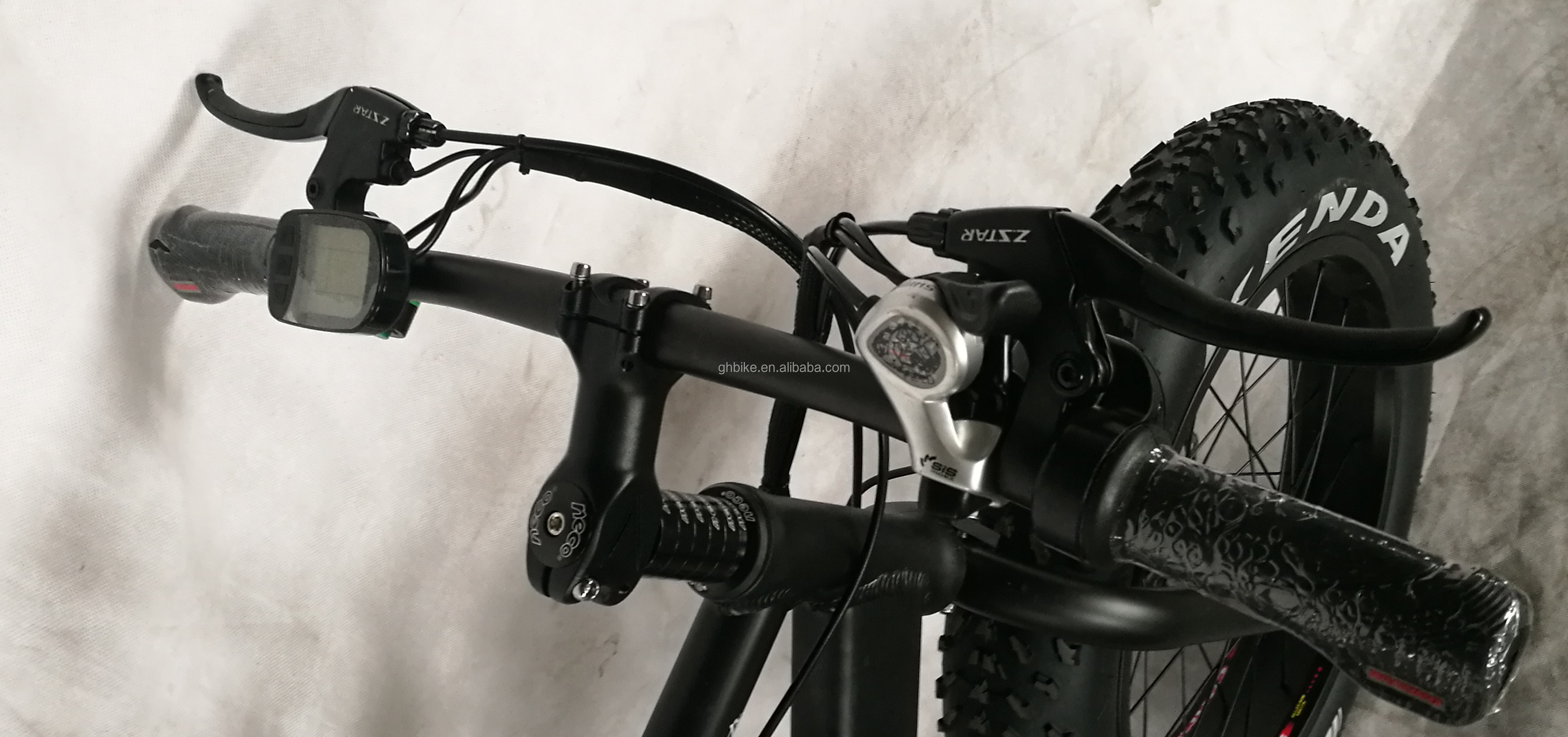 20" Snow Tire Electric Mountain Bicycle with 48V 750W Motor and 14AH Lithium Battery