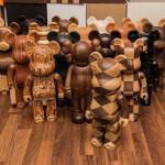 OEM ODM Hand Carved Wooden Bear Woodcarving Large Wood Sculpture