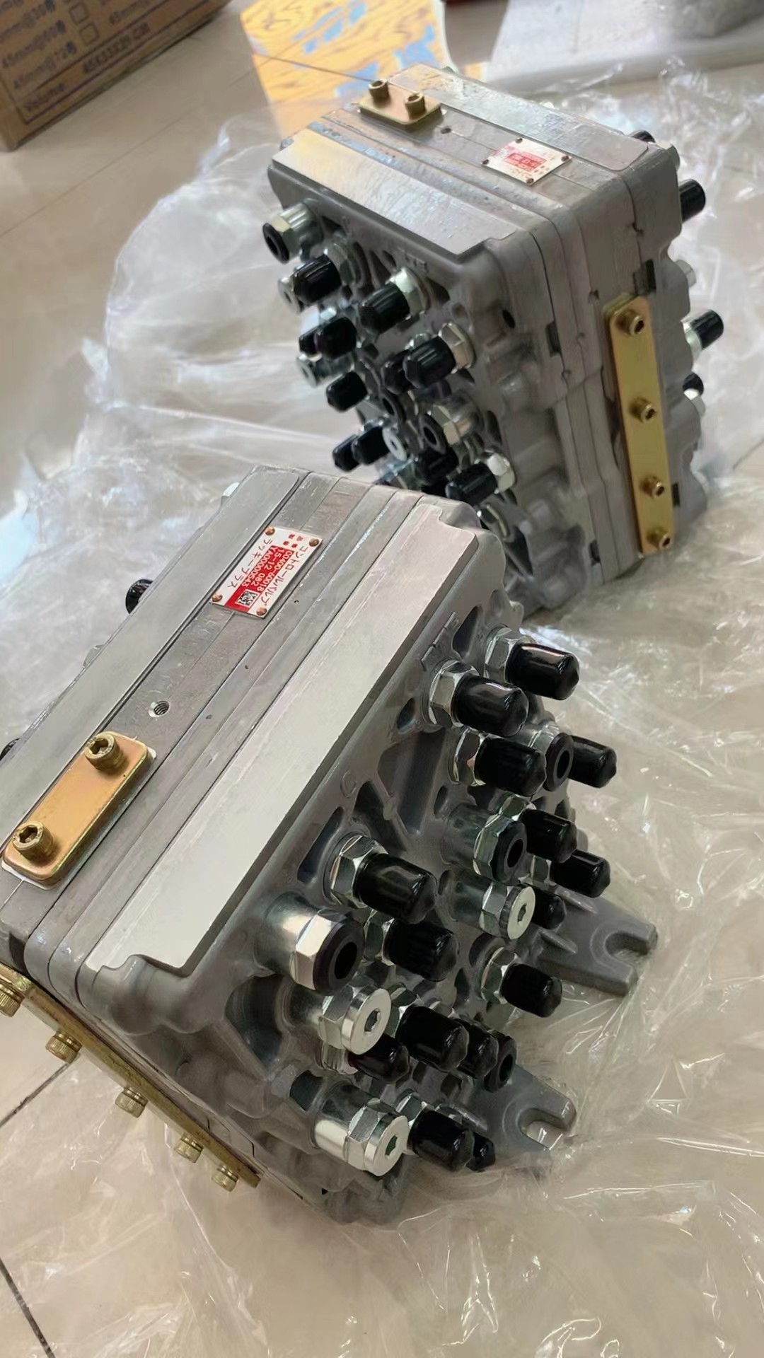 Alloy Steel Excavator Spare Parts 4486321 4470661 4645278 Signal Hydraulic Valve
