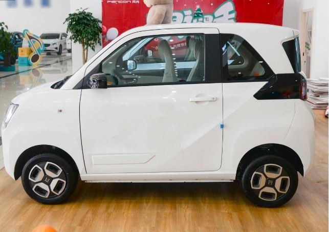Dongfeng FENGON Mini Electric Cars 3 Door 4 Seats 100km/H Electric SUV Car