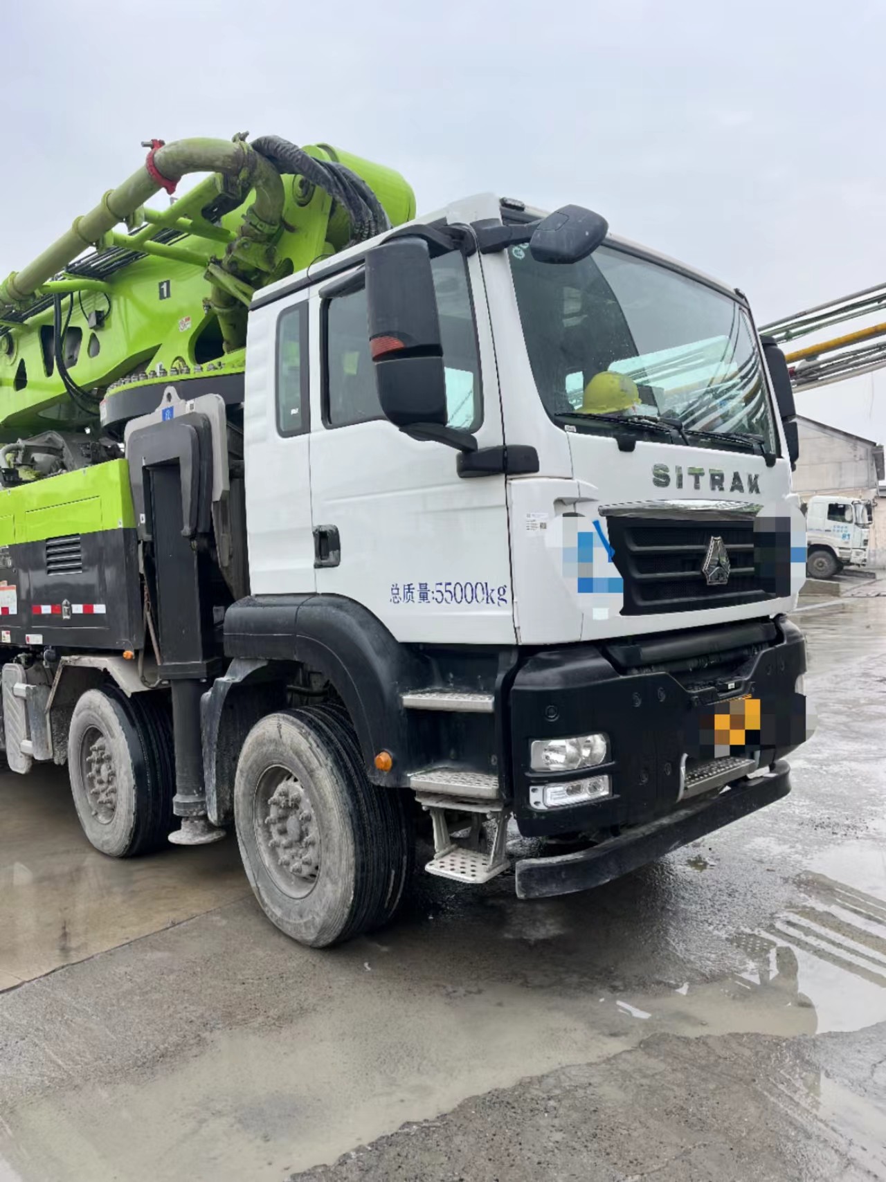 2023 Zoomlion 70m concrete pump truck, delivered with original frame