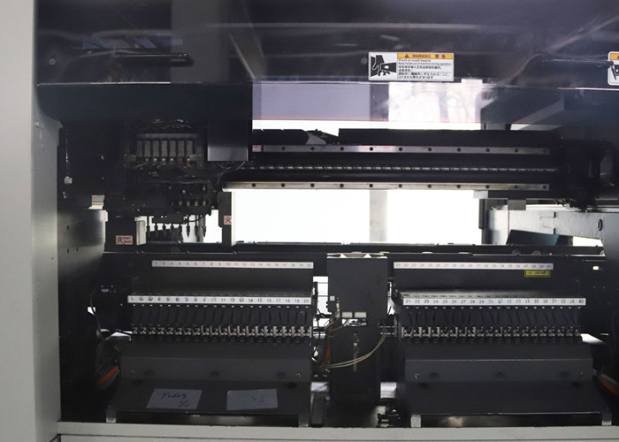 Yamaha YV100XGP chip mounter image 3