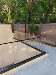 Quality Tempered 12mm Glass Aluminum Balcony Fence With Anti-Corrosion Frame wholesale