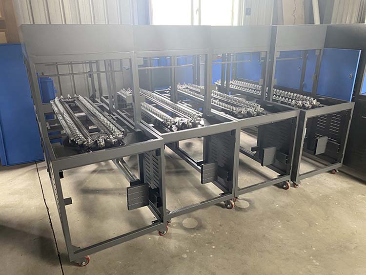 Semi Automatic Pet Bottle Blow Molding Machine 5000 ml Bottle Volume with Design