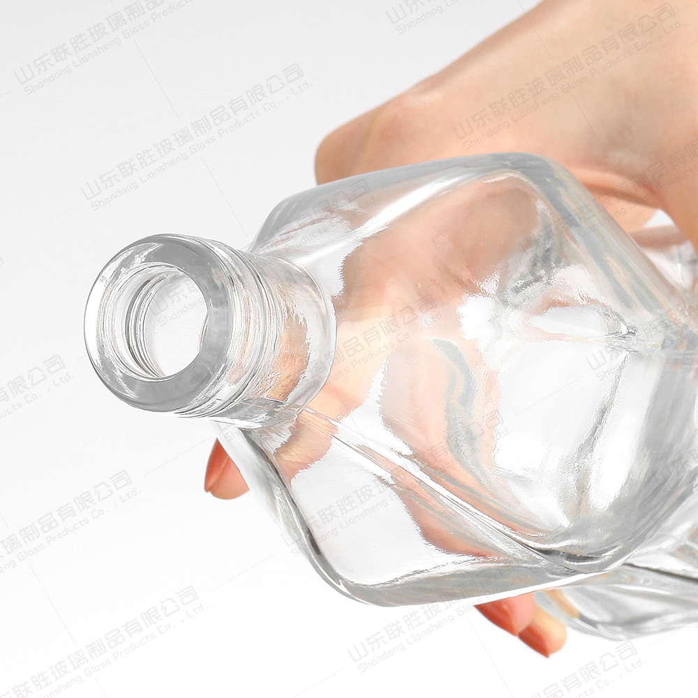 Custom Size Accepted Glass Bottle With Cork Cap For Whisky Liquor Base Material Glass