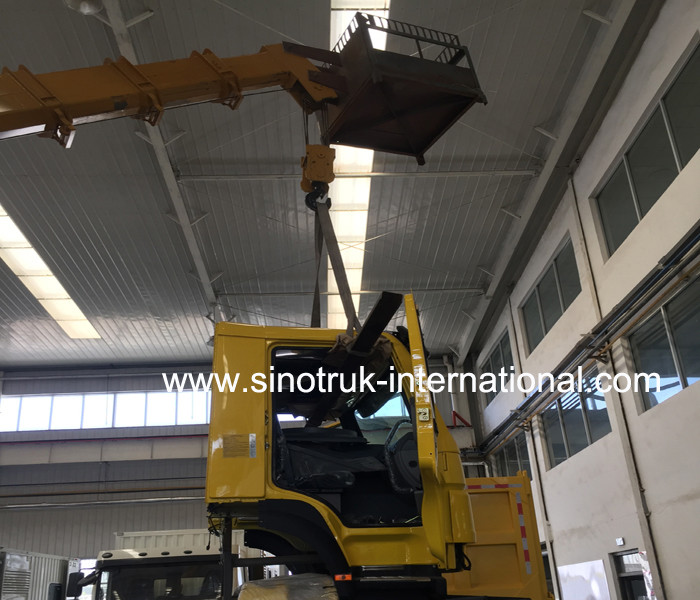 Euro2 Durable Truck Spare Parts Sinotruk Howo Cabin Hw76 Long Life Time