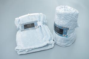 Quality Plain 100% Polyester Flannel Throw Blanket With Embossing For Office / Travel wholesale