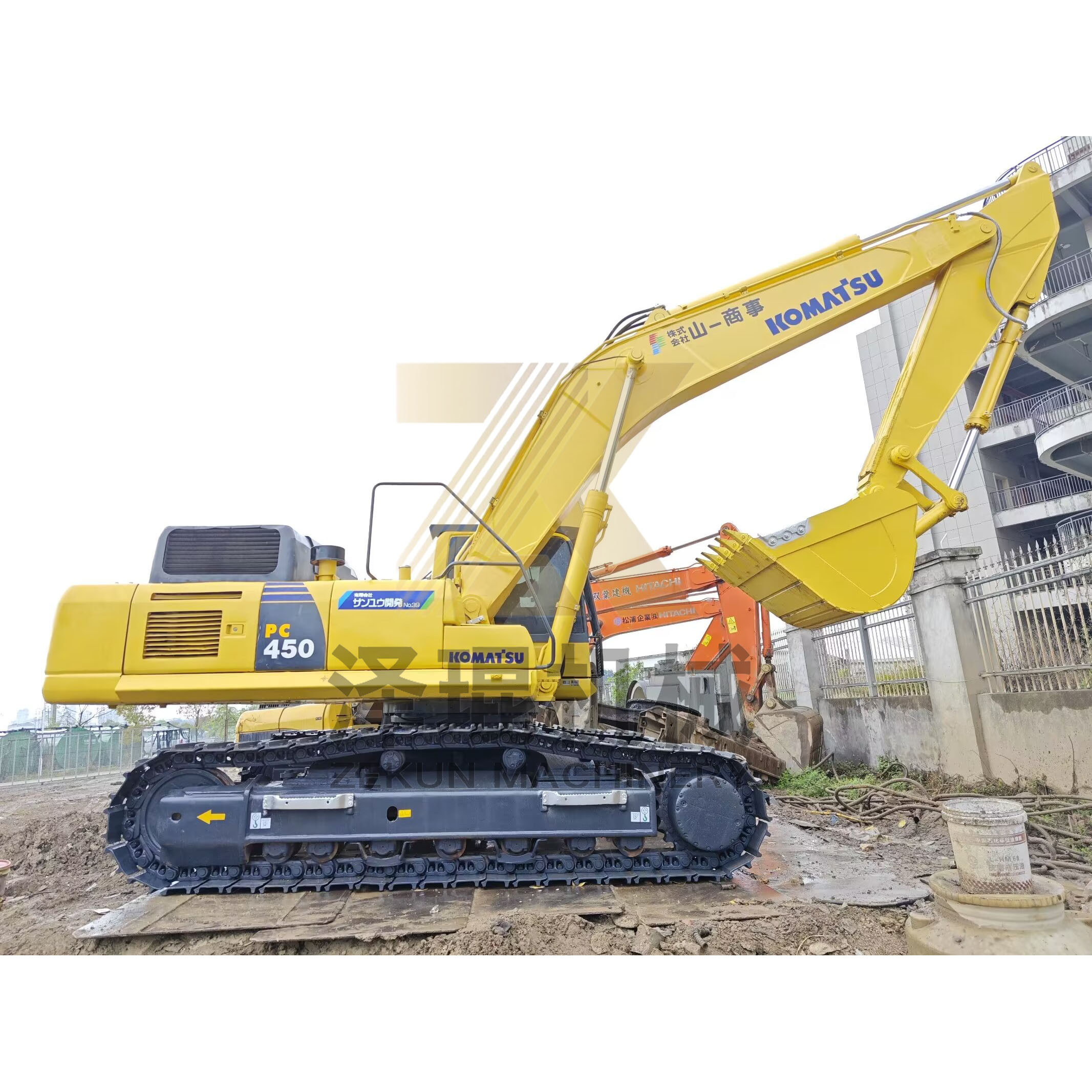 Used Komatsu PC450-8 Excavator with 2.1m3 Bucket Capacity In Shanghai