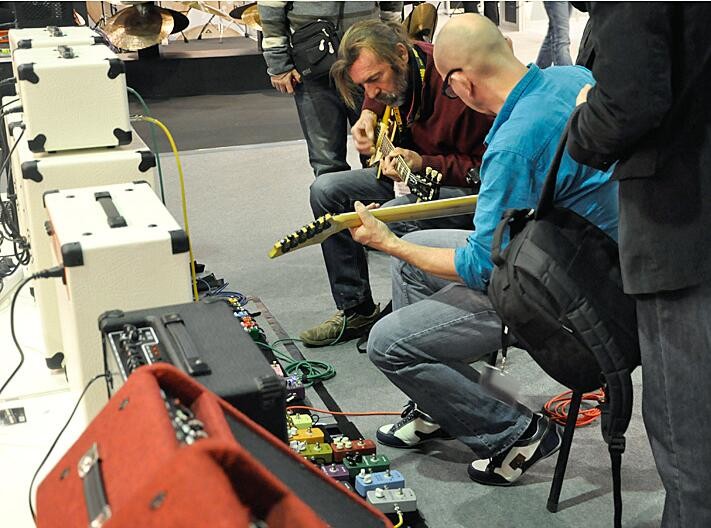 Tube Guitar Amplifier / Fender Vintage Reissue ′63 Reverb Unit Tank with Ruby Tubes Imported Components in Black (GR-63)