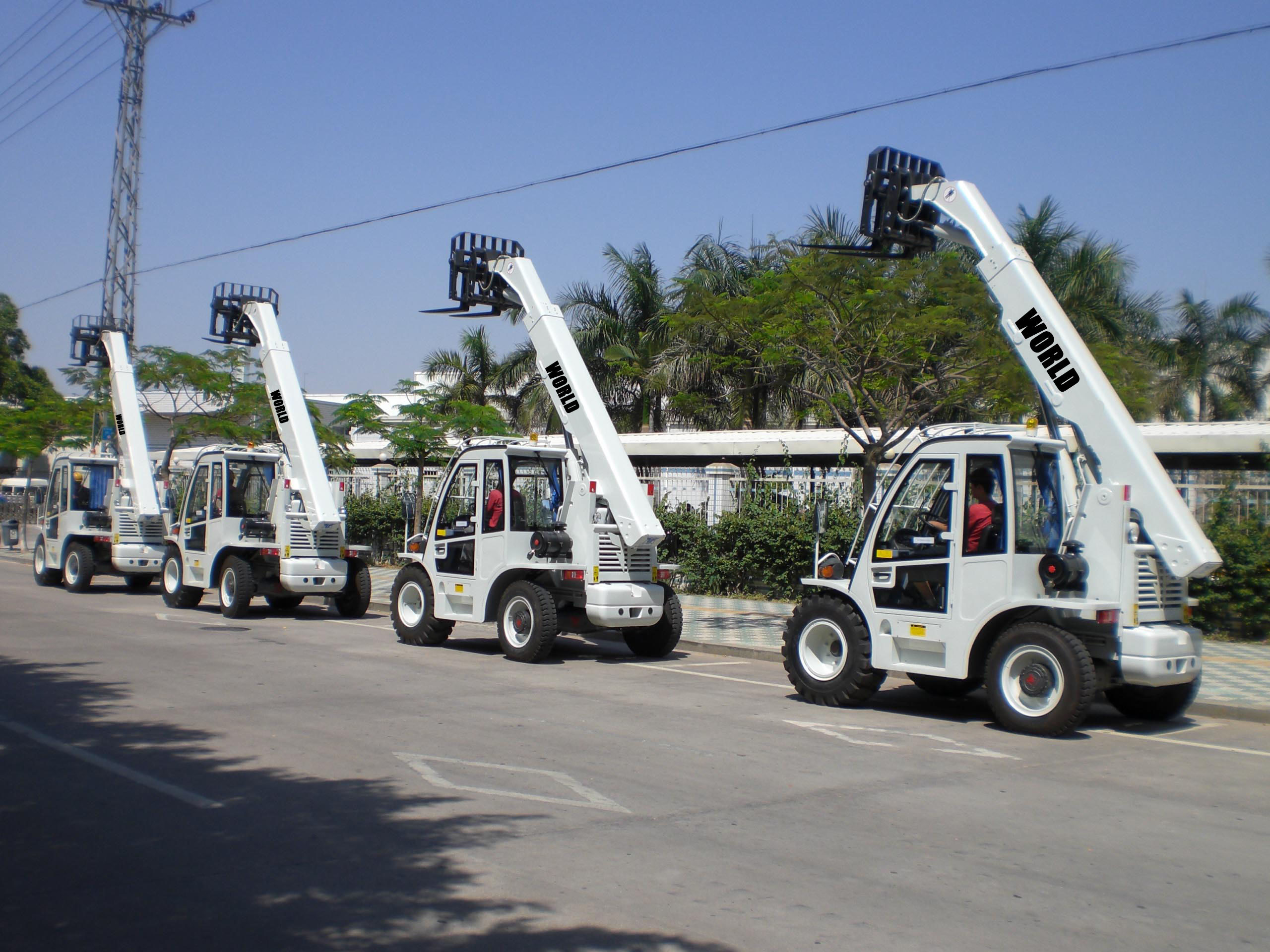 China Real Manufacturer 2.5T Telescopic Forklift