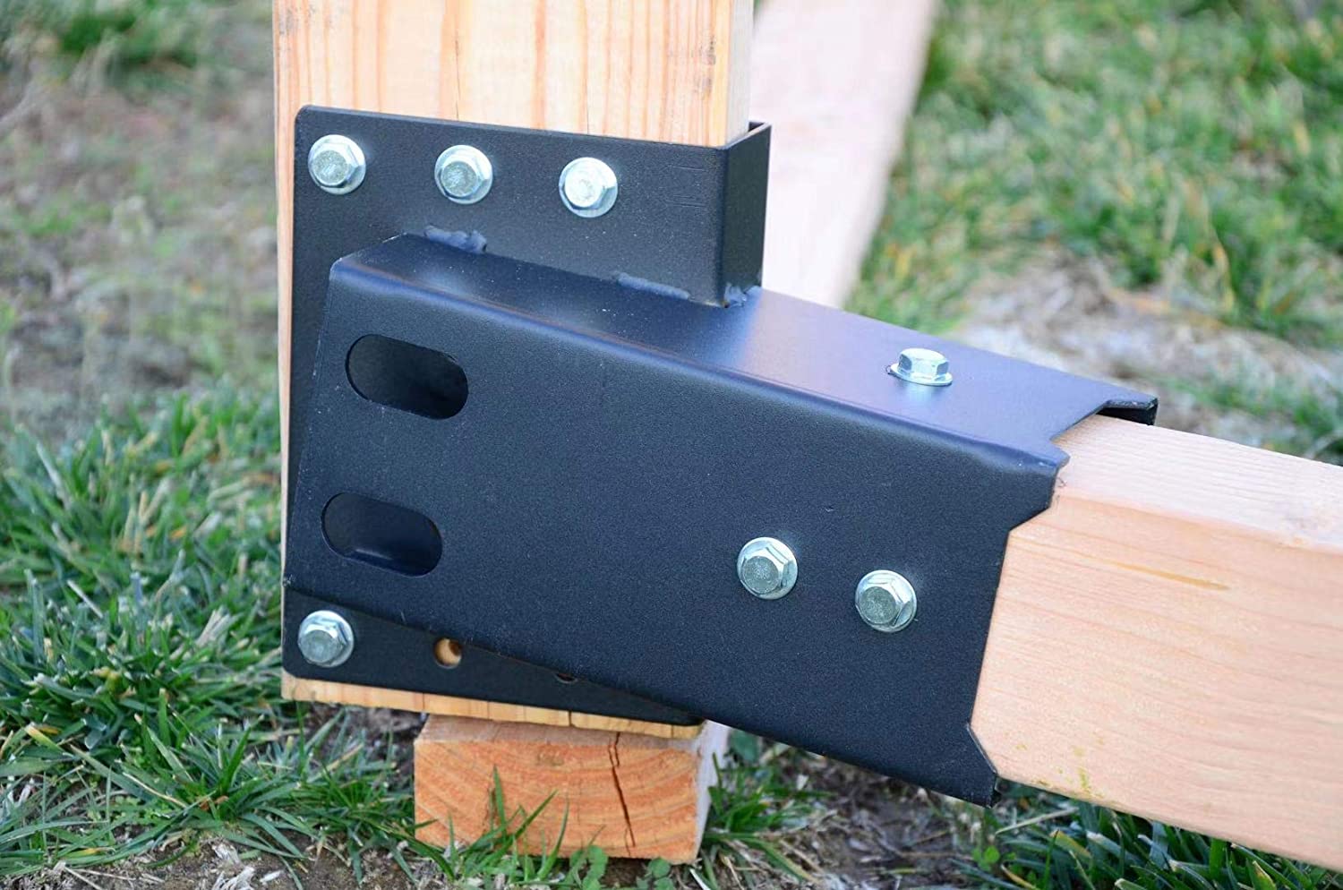 Concrete Anchors Pergola Brackets Supporting Fixed Wood with ECO FRIENDLY Construction