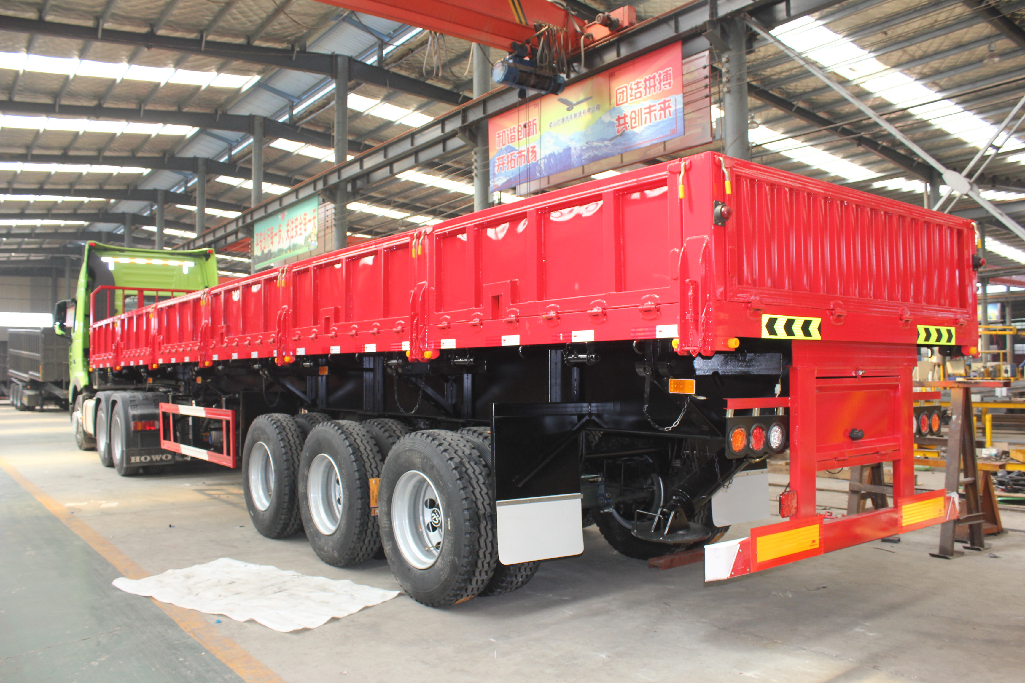 40 60 Tons Side Wall Fence Cargo Semi Truck Trailer with 4 Axles and Multifunctional