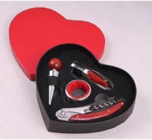 Quality New Arrival 4pcs set Heart Shape case stainless steel wood bottle opener corkscrew wedding wholesale