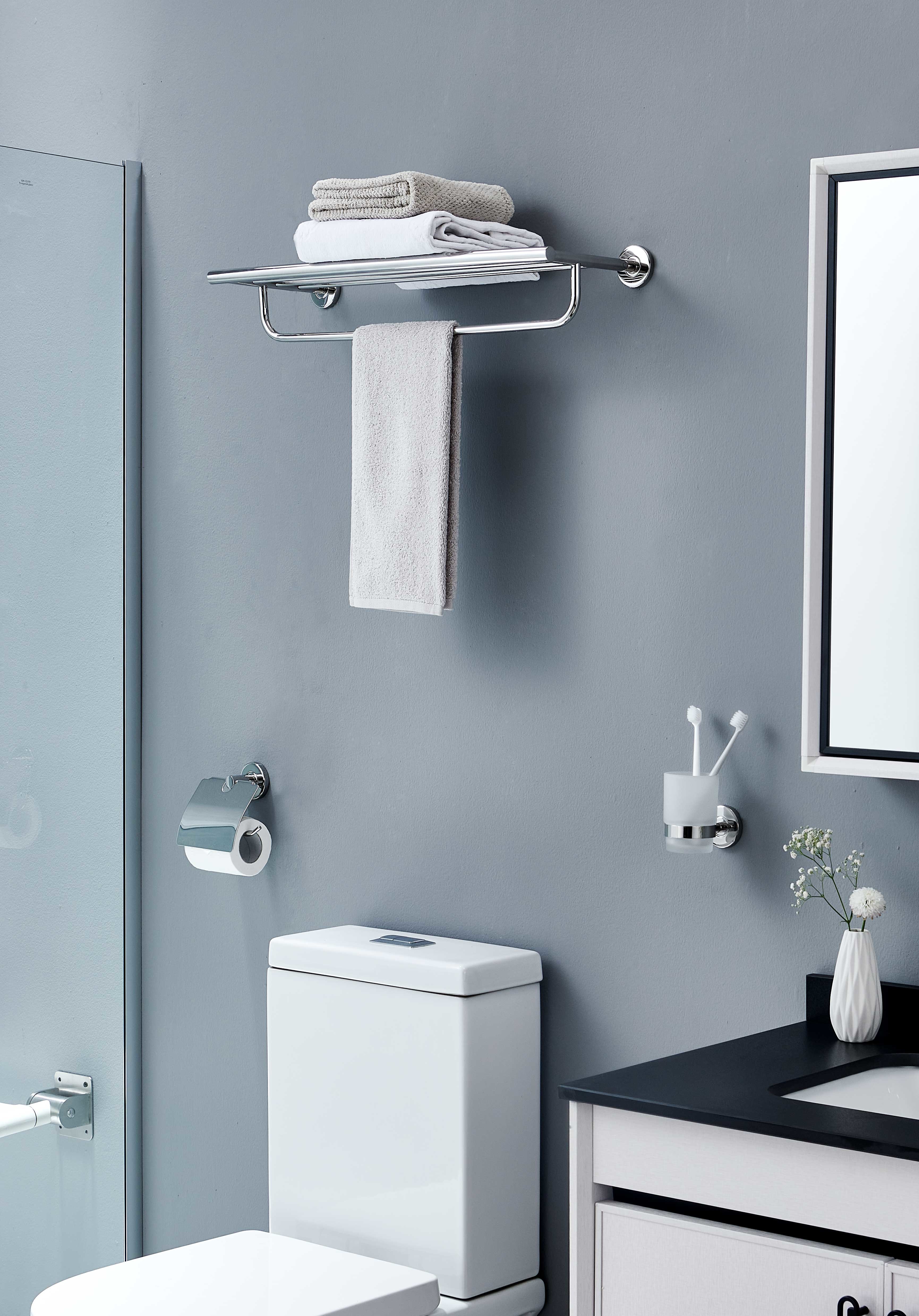 Lavatory Bathroom Towel Racks OEM ODM Wall Mount Towel Shelf Stainless Steel 304