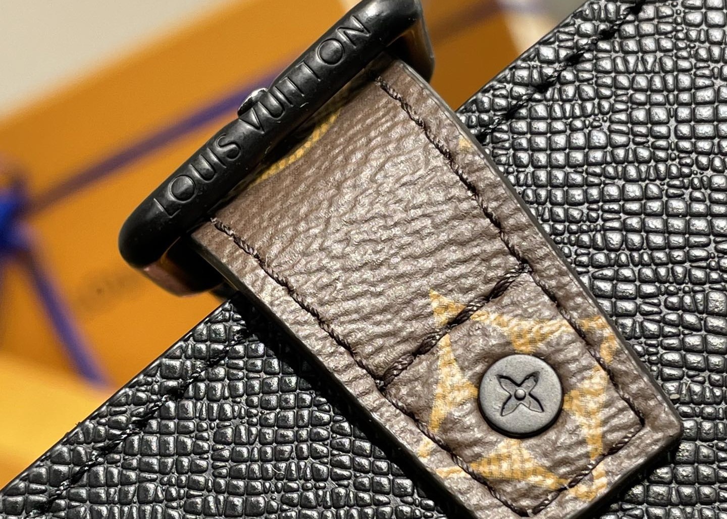 Black Mens Cross Pattern Genunie Cowhide Leather Handbag For Shopping