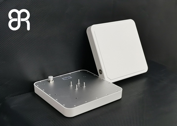 Low VSWR Uhf Rfid Reader Antenna , Medium Size High Gain Rfid Antenna IP67