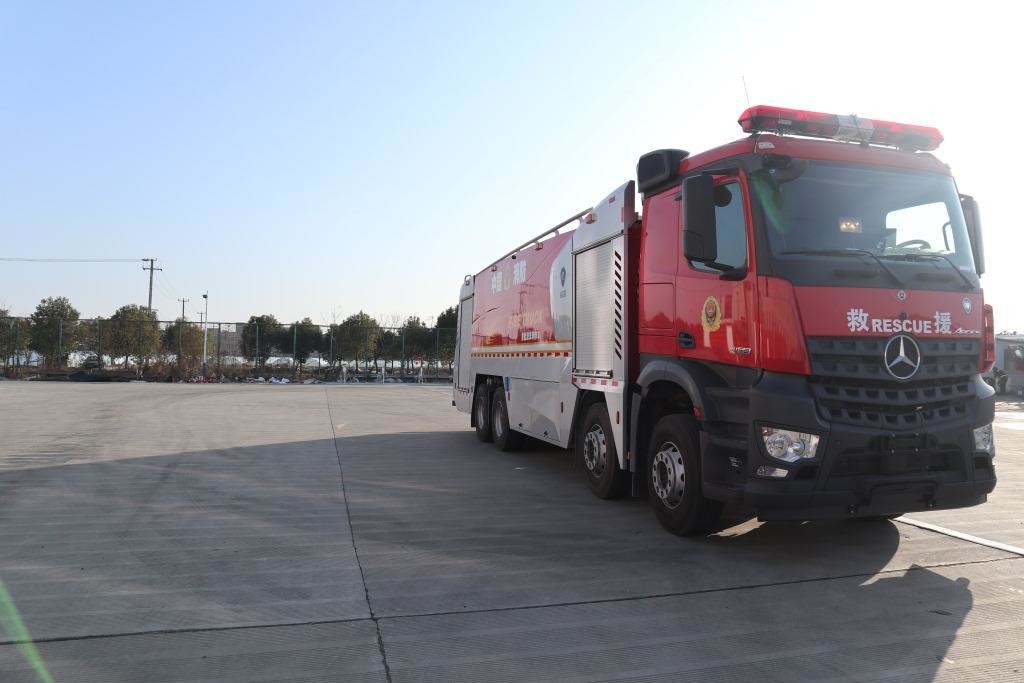 Fire Fighting Truck Water Tank Fire Truck 11700×2520×3860MM 20000L