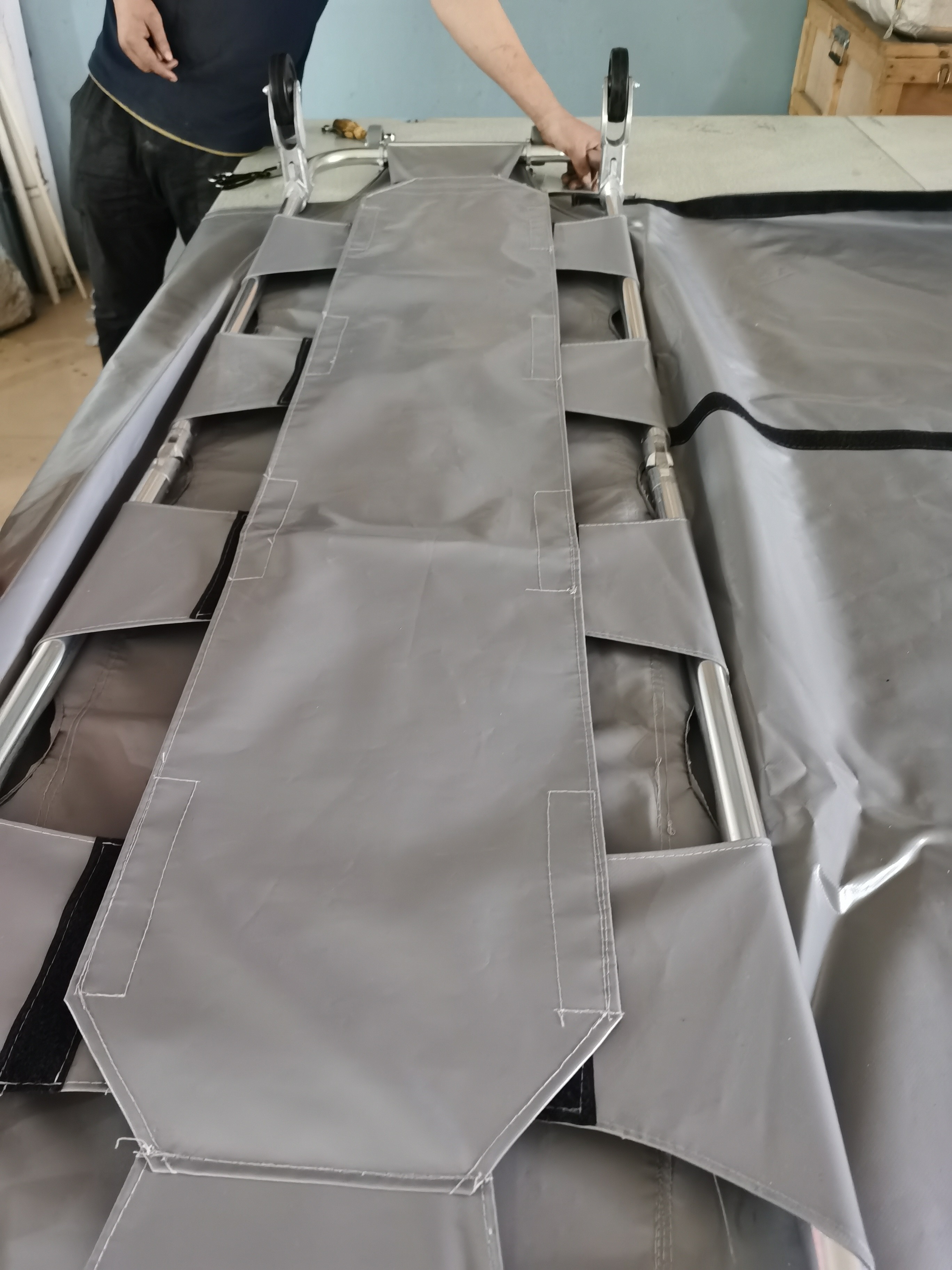 Wholesale Light Weight Corpse Folding Dead Body Transport Mortuary Stretcher For Sale，high-strength aluminum alloy material and Oxford cloth stretcher