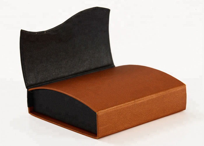 Business Style Magnetic Closure Gift Box Book Shape Size 15 * 11 * 4 Cm