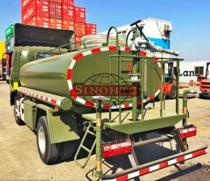 Quality 1000 - 1200 Gallons Army Water Truck , 4x2 / 4x4 Drive Type Water Sprinkler Truck wholesale