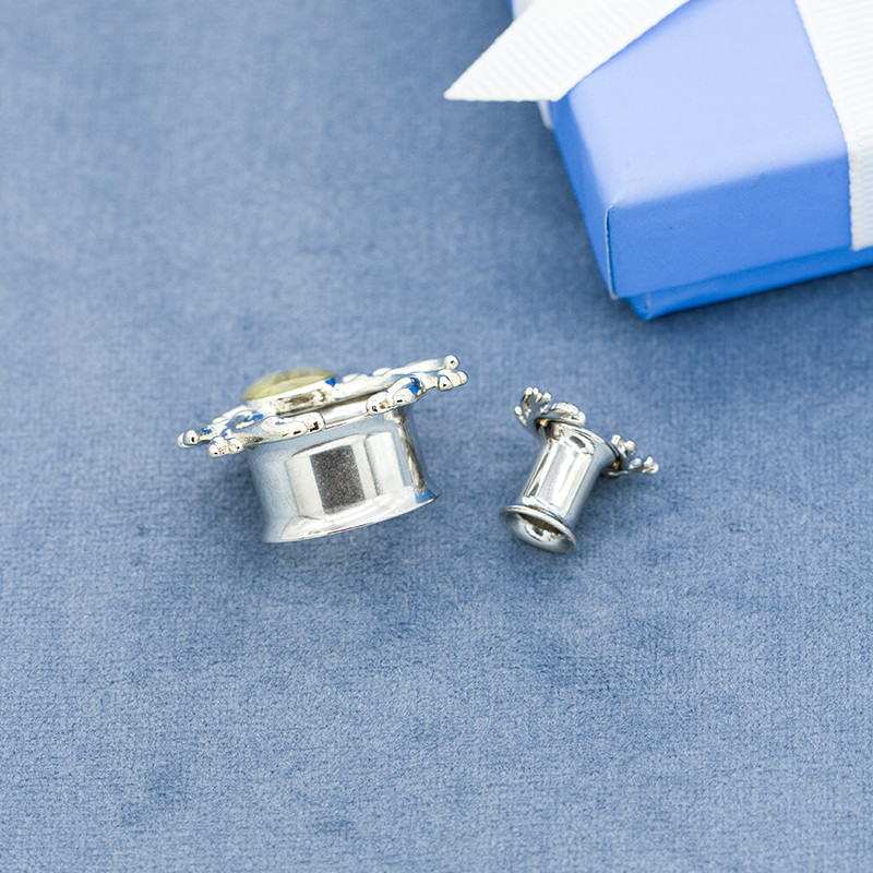 Ear Plug Tunnels In Stainless Steel Ear Plug Tunnel With White Shell Paper