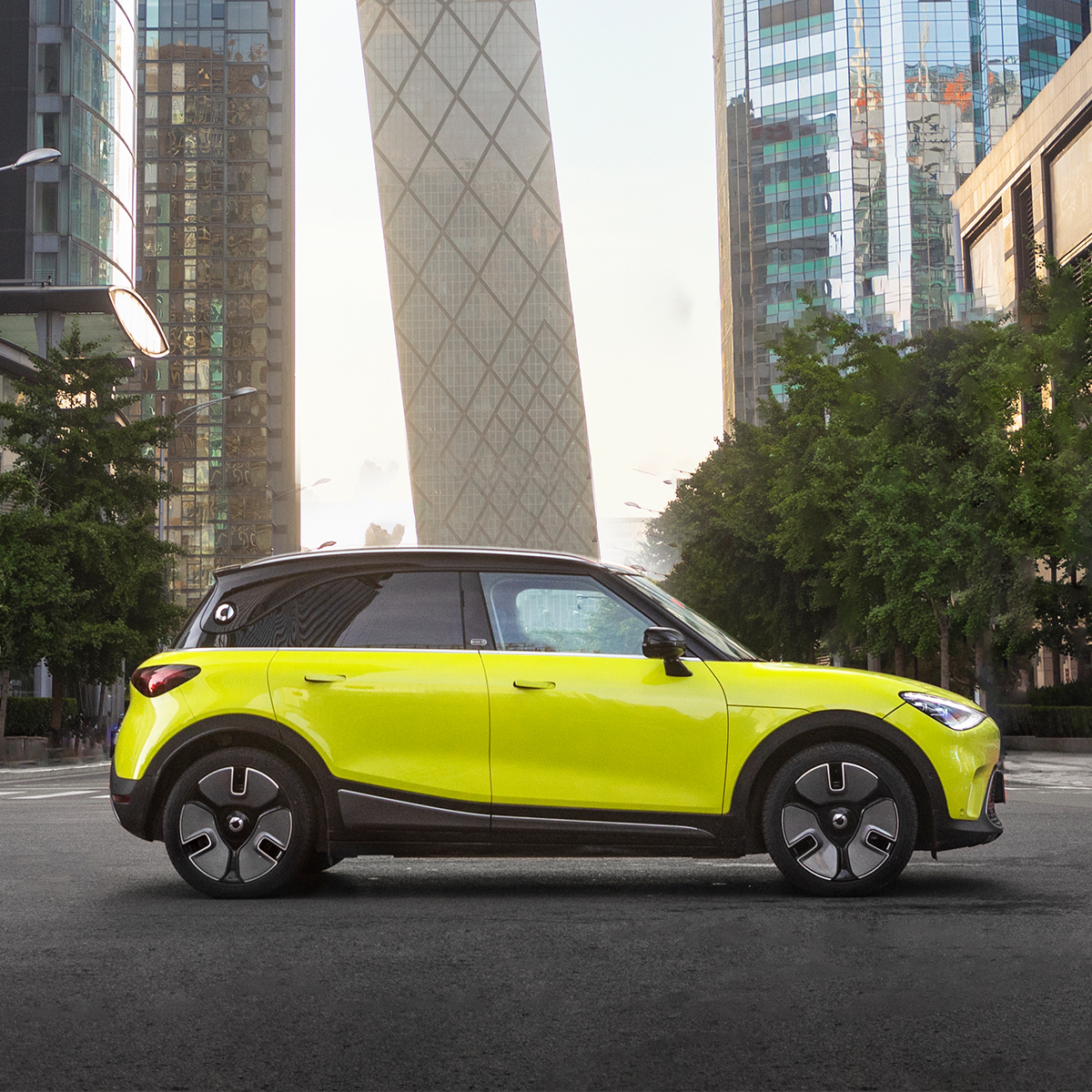 2023/2024 GEELY Mini SUV Electric Cars with 66 Kwh Battery Capacity and Left Steering in Green/Blue/Yellow/White Colors