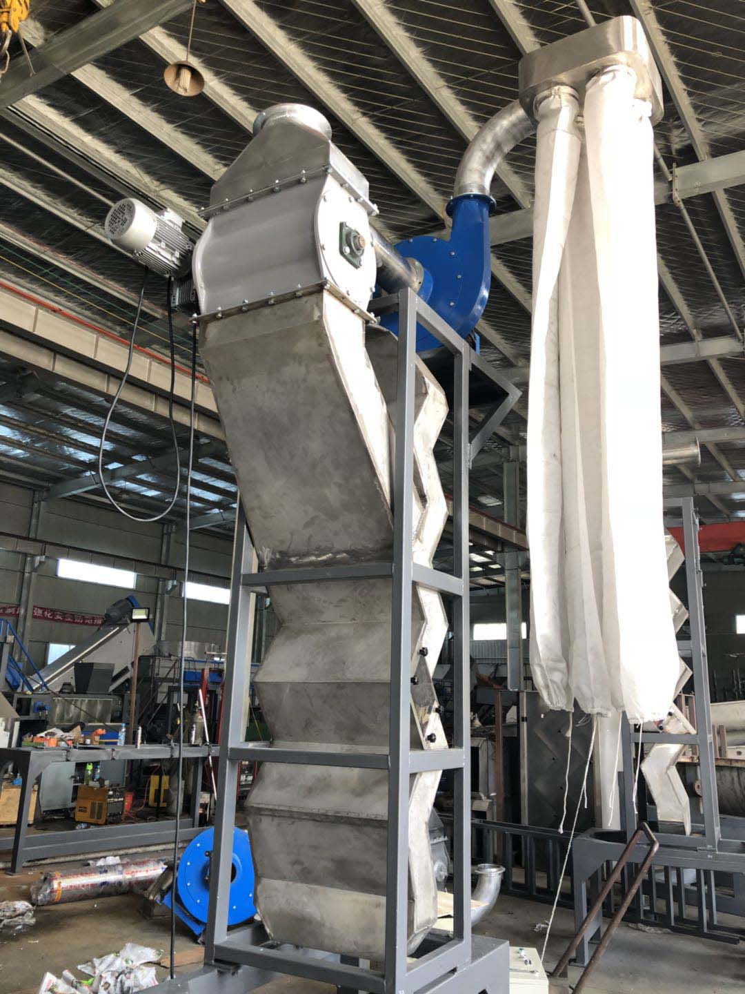 Zig Zag Portable Plastic Washing Recycling Machine HDPE Air Separator