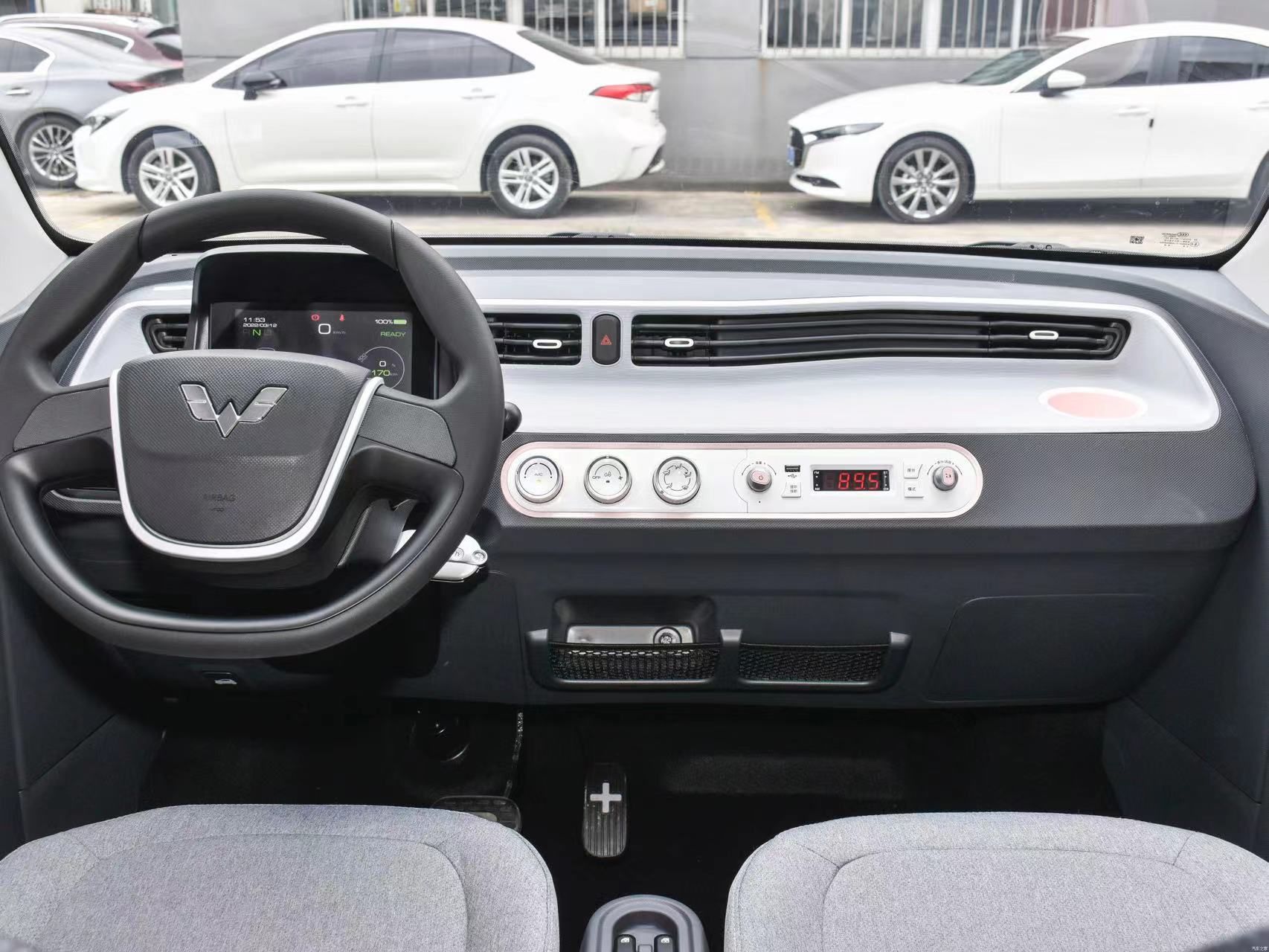 new car products electric car Hongguang MINIEV 2022 GAMEBOY 300km play model lithium iron phosphate direct supply