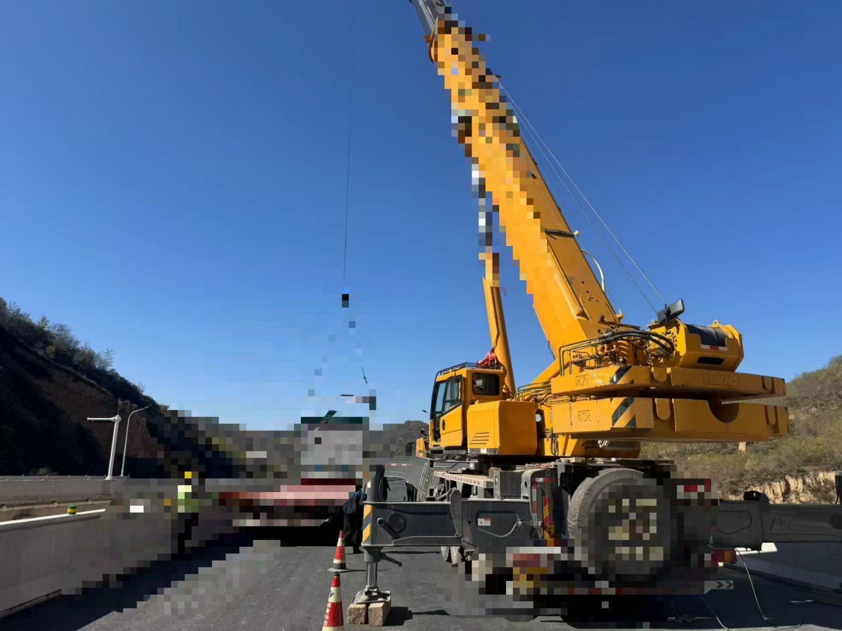 Brand Official Factory Lifting Capacity 100ton Maximum Lifting Height 75m Total Weight Boom Truck Crane Trucks Mobile Crane QY100K7C in Stock