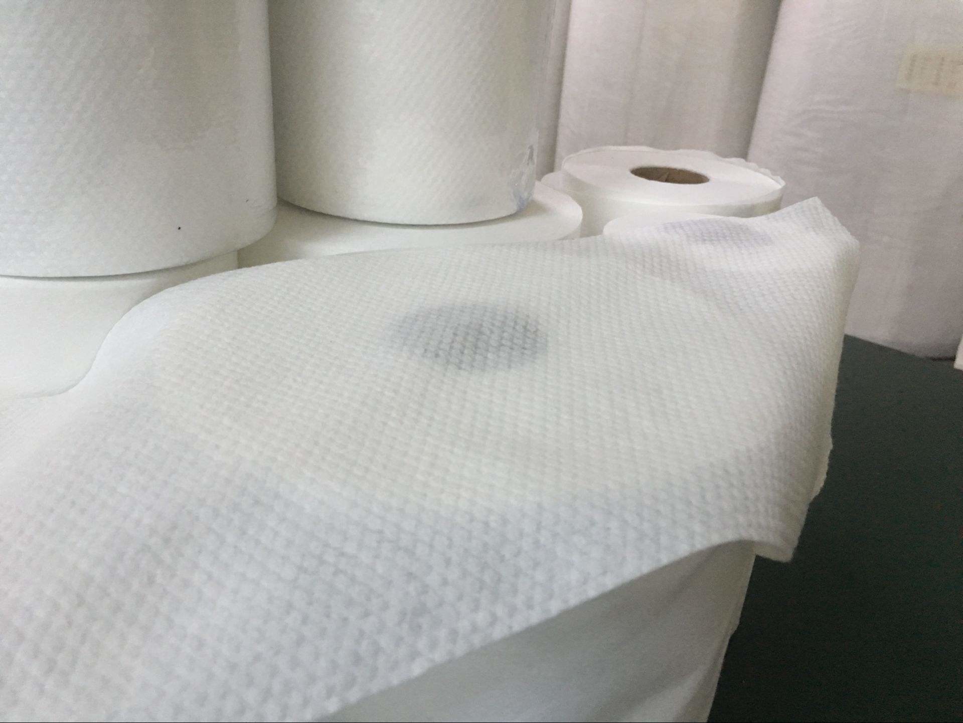 Plain Width 14cm Beauty Care Spunlace Nonwoven Fabric