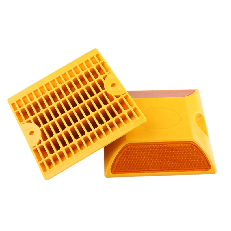 High Visible Cast Aluminum Road Stud for Enhanced Road Safety Measures and Visibility