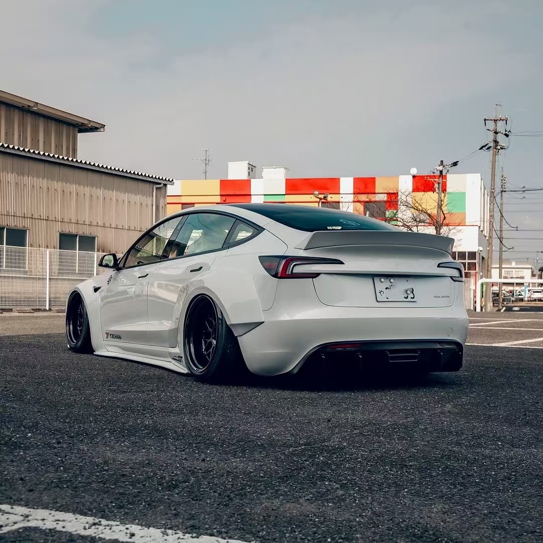 2020- Tesla Body Kit Resin Fiber LB Style Tesla Model 3 Spoiler Front Lip Diffuser